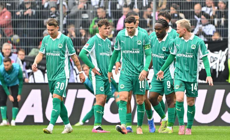 kleeblatt-geraet-unter-die-raeder
